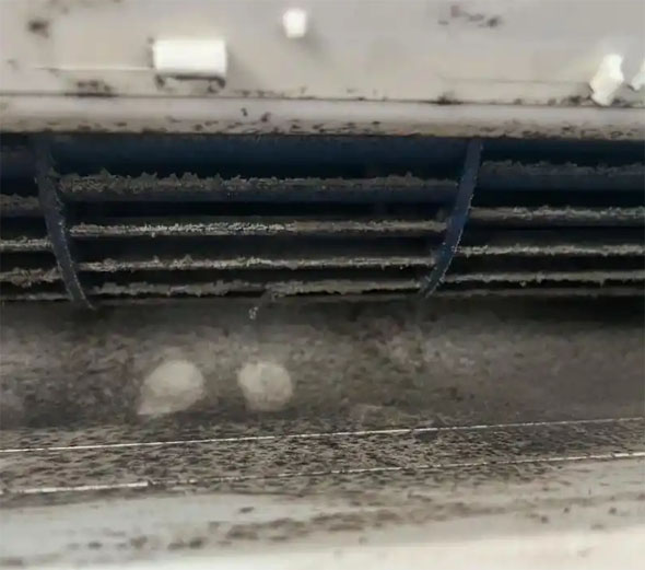 石家庄市空调吹的风有股烧焦味是怎么回事